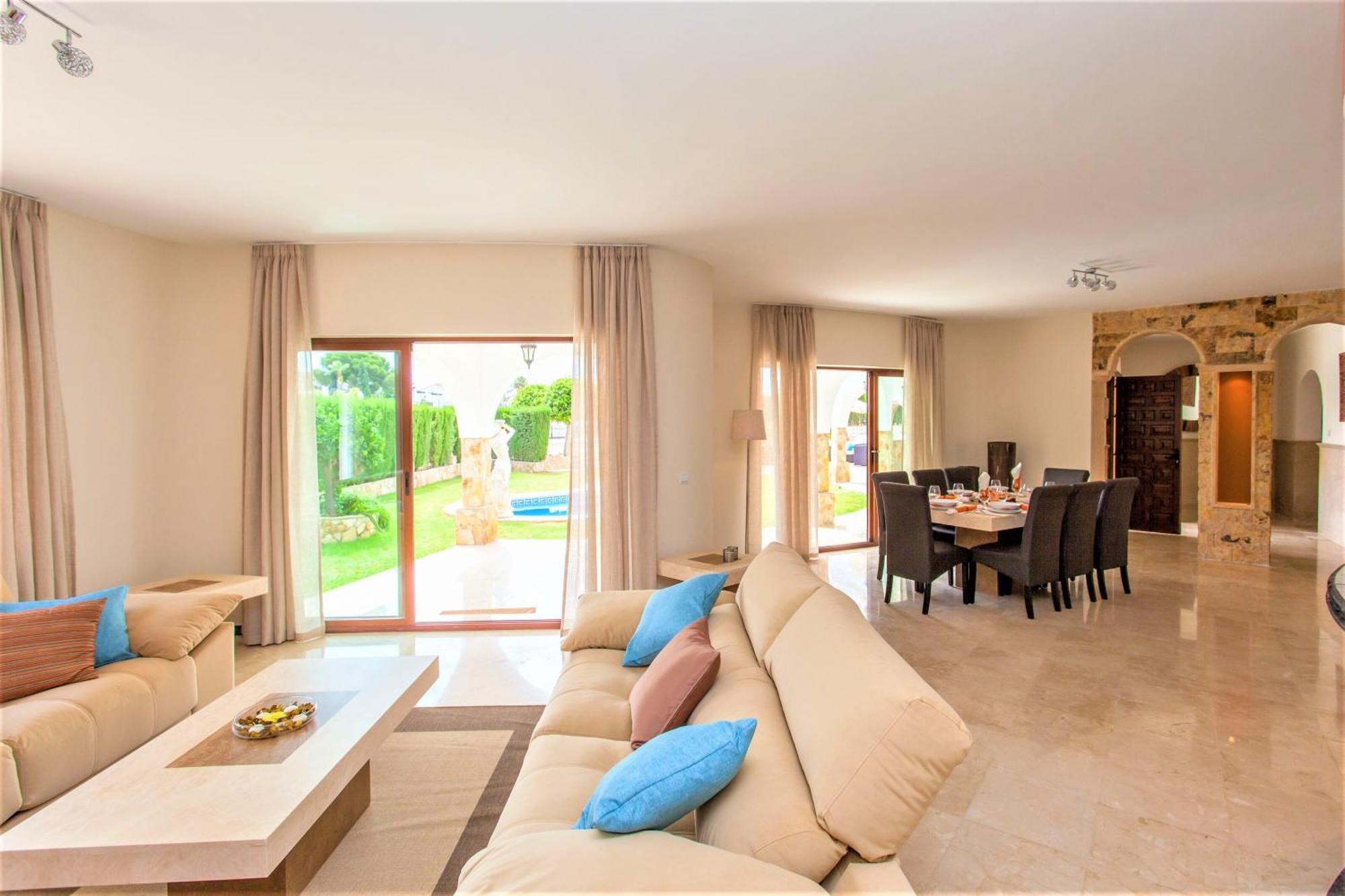 Summer Offers! Fabulous Luxury Villa Near The Beach Sleeps 8 Бенальмадена Экстерьер фото