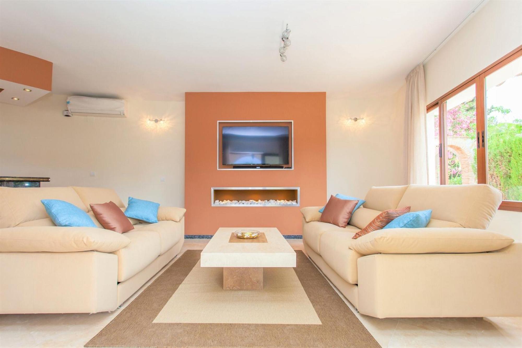 Summer Offers! Fabulous Luxury Villa Near The Beach Sleeps 8 Бенальмадена Экстерьер фото