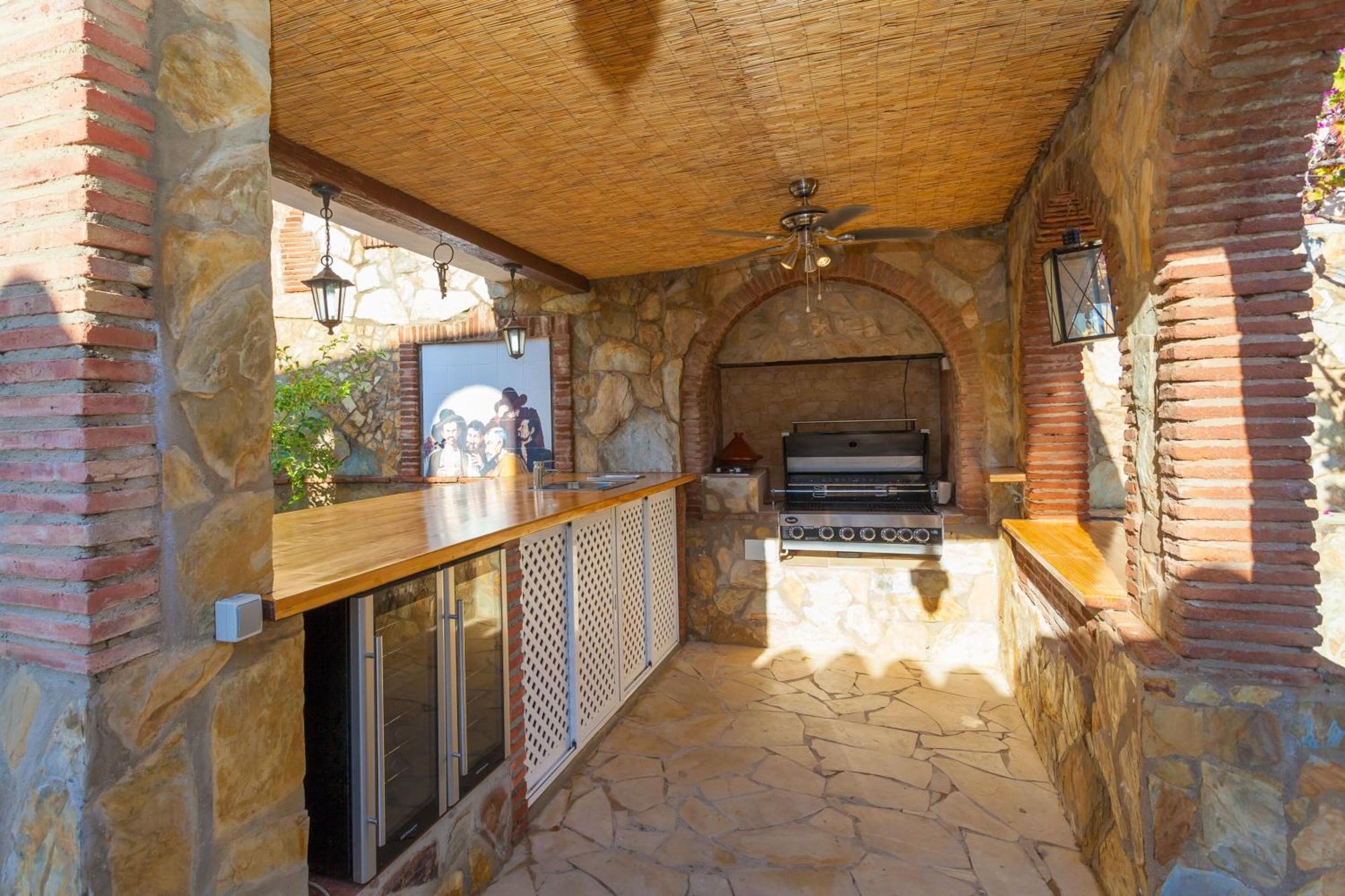 Summer Offers! Fabulous Luxury Villa Near The Beach Sleeps 8 Бенальмадена Экстерьер фото