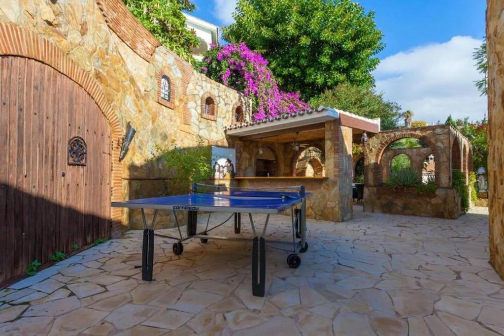 Summer Offers! Fabulous Luxury Villa Near The Beach Sleeps 8 Бенальмадена Экстерьер фото