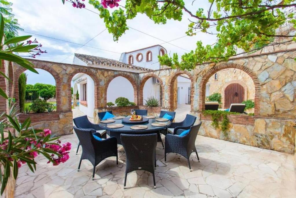Summer Offers! Fabulous Luxury Villa Near The Beach Sleeps 8 Бенальмадена Экстерьер фото