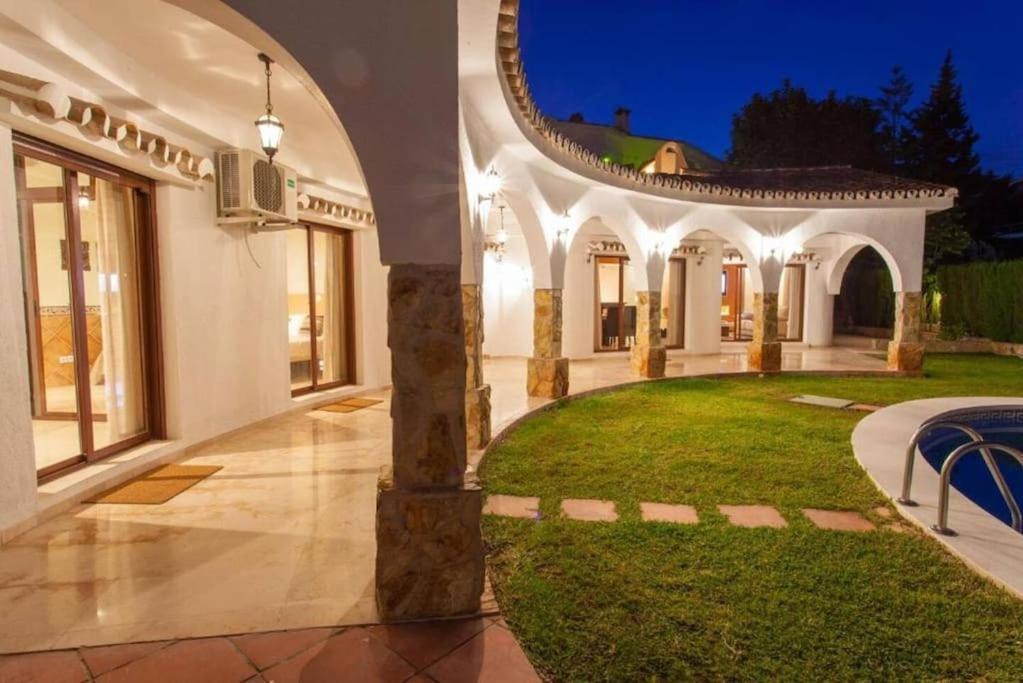 Summer Offers! Fabulous Luxury Villa Near The Beach Sleeps 8 Бенальмадена Экстерьер фото
