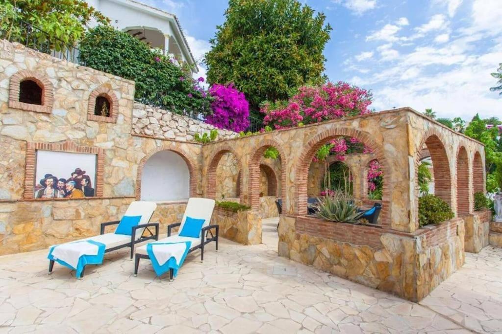 Summer Offers! Fabulous Luxury Villa Near The Beach Sleeps 8 Бенальмадена Экстерьер фото