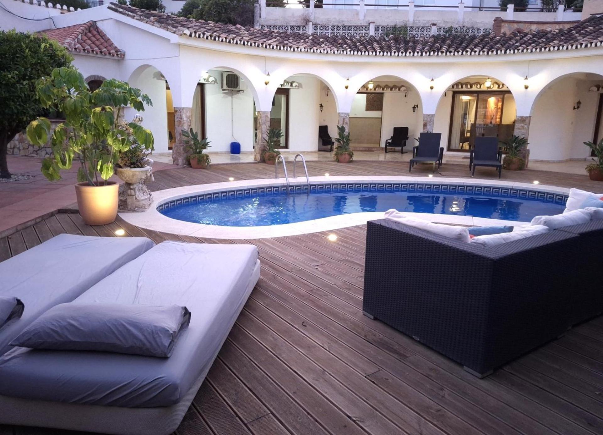 Summer Offers! Fabulous Luxury Villa Near The Beach Sleeps 8 Бенальмадена Экстерьер фото